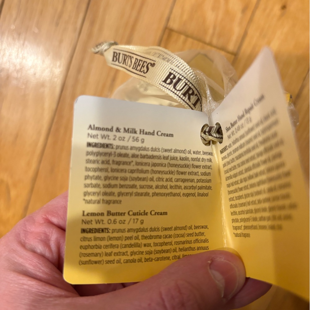 Burt's Bees Hand Care Set in Yellow and Cream - Picture 7 of 9